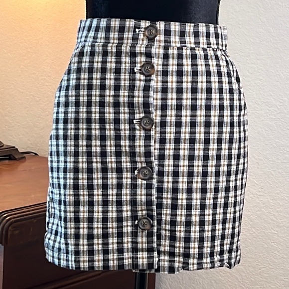⭐️ HOLLISTER Plaid Button Down Mini Skirt | Cotton | Size Small - Picture 2 of 11